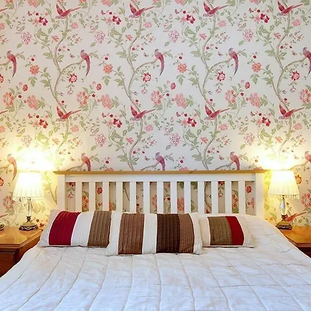 Bed and Breakfast Manor 5*