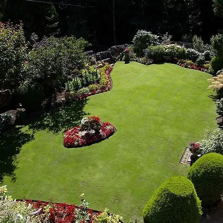 Bed and Breakfast Manor