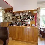 Manor Bed & Breakfast 5*