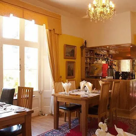 Alojamento de Acomodação e Pequeno-almoço Manor 5*