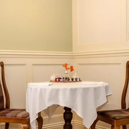 Bed & Breakfast Manor 5*