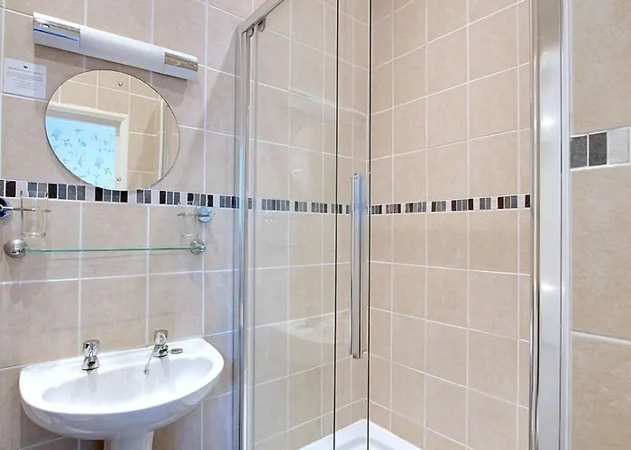 Manor Bed & Breakfast 5*