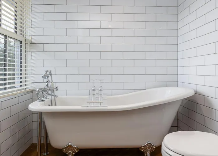 Manor Bed & Breakfast