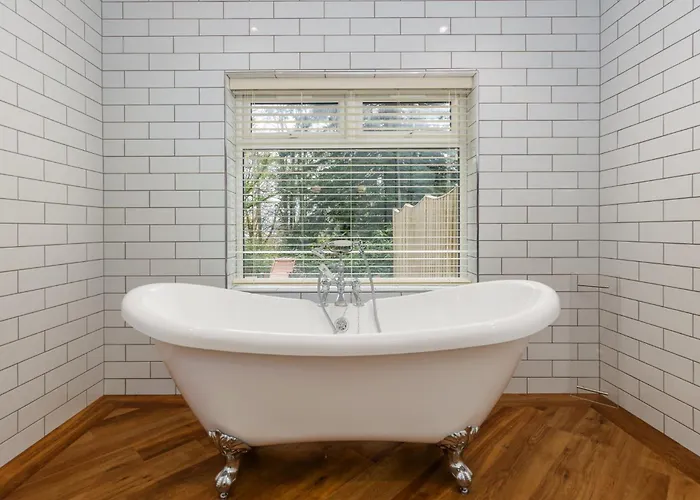 Manor Bed & Breakfast 5*